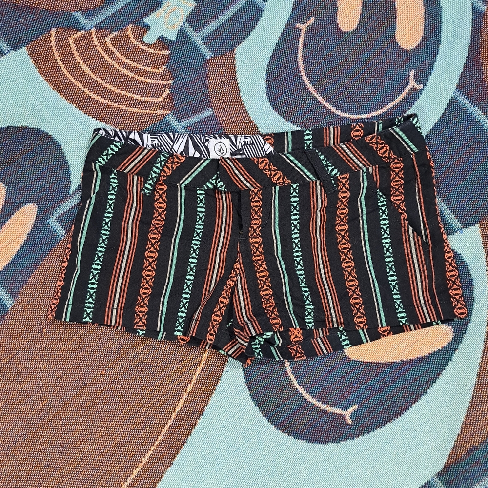🌈VOLCOM EMBROIDERED SHORTS-3